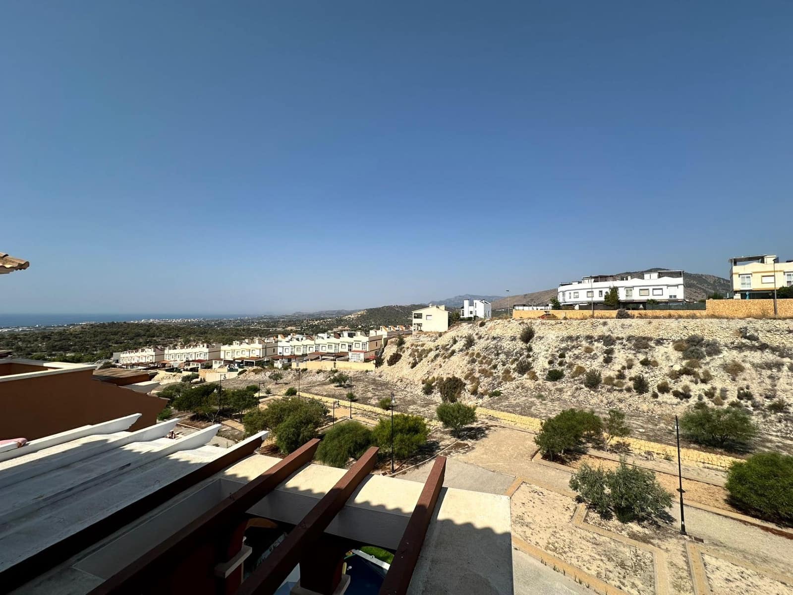 4 slaapkamer Rijtjeshuis te koop in Finestrat met garage - € 367.500 (Ref: 9169557)