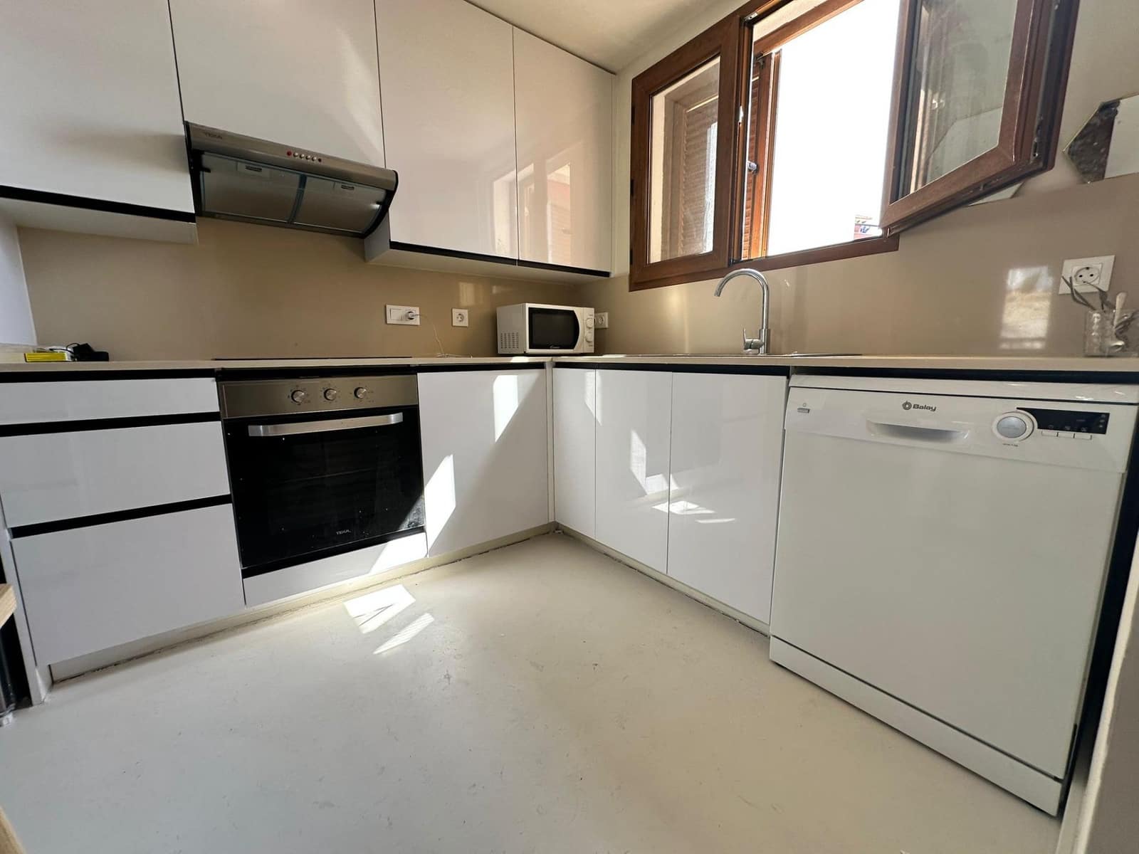 4 slaapkamer Rijtjeshuis te koop in Finestrat met garage - € 367.500 (Ref: 9169557)