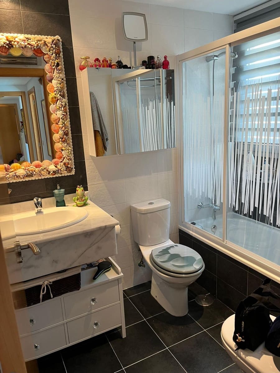 2 bedroom Apartment for sale in Benidorm with pool garage - € 355,000 (Ref: 9183688)