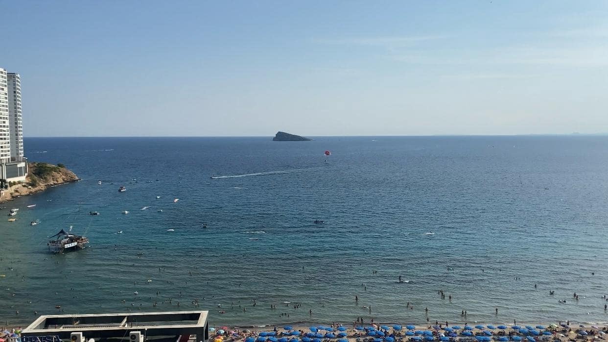 2 soveværelse Lejlighed til salg i Benidorm med swimmingpool garage - € 469.000 (Ref: 9183689)