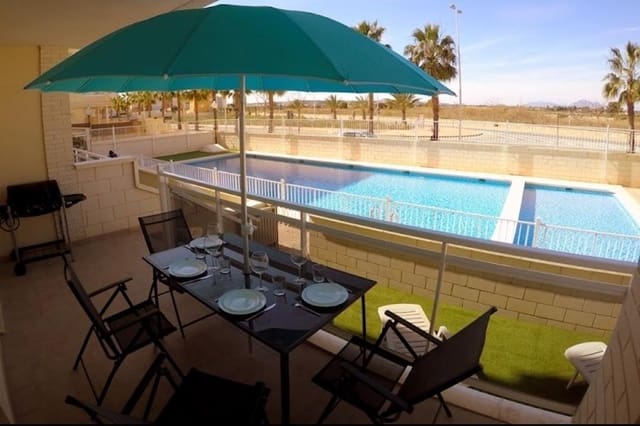 Piso de 2 habitaciones en Guardamar del Segura en venta con piscina - 169.000 € (Ref: 9239990)