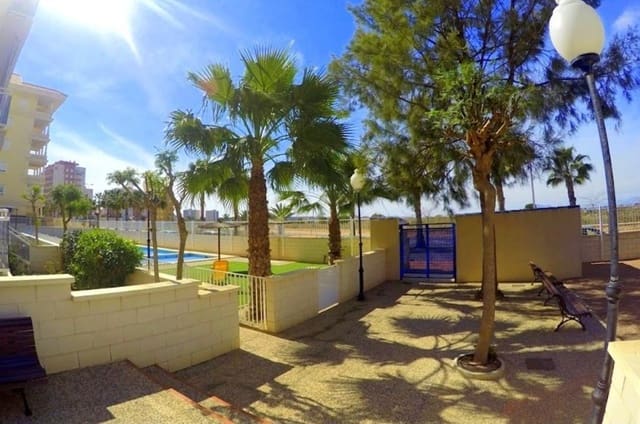 Piso de 2 habitaciones en Guardamar del Segura en venta con piscina - 169.000 € (Ref: 9239990)