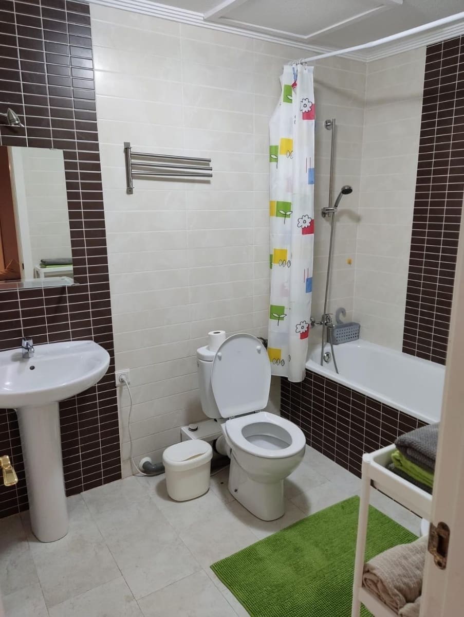Piso de 2 habitaciones en Guardamar del Segura en venta con piscina - 169.000 € (Ref: 9239990)