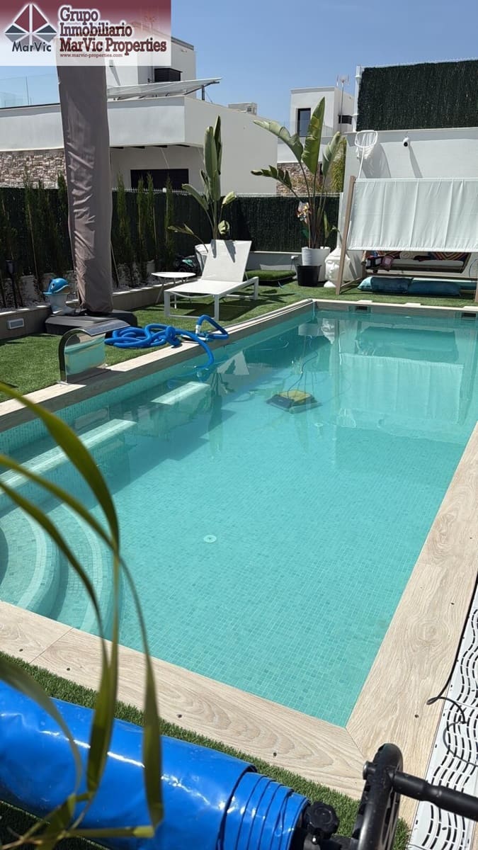 4 makuuhuone Huvila myytävänä paikassa Finestrat mukana uima-altaan - 799 000 € (Ref: 9242961)