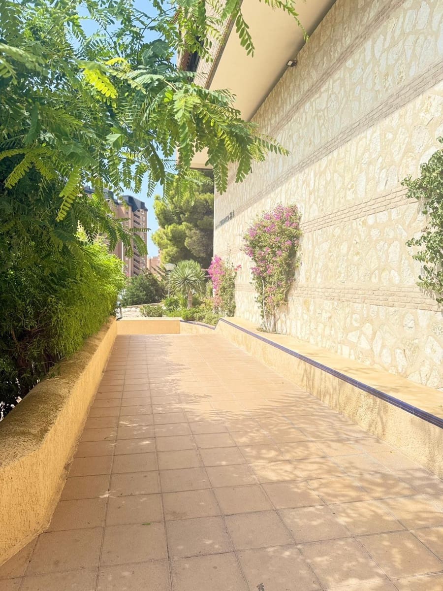 1 quarto Apartamento para venda em Benidorm com piscina - 250 000 € (Ref: 9242962)