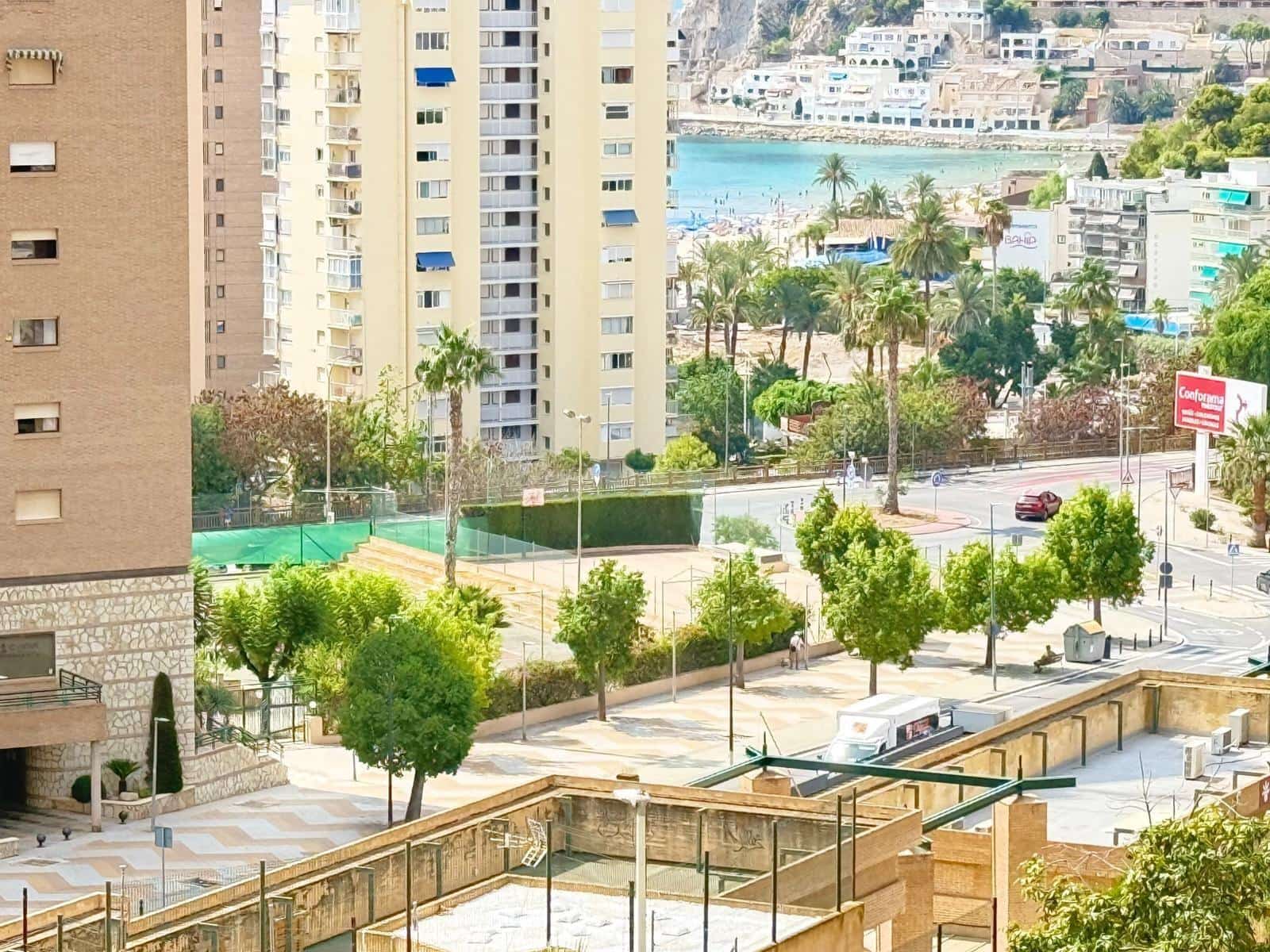 1 quarto Apartamento para venda em Benidorm com piscina - 250 000 € (Ref: 9242962)