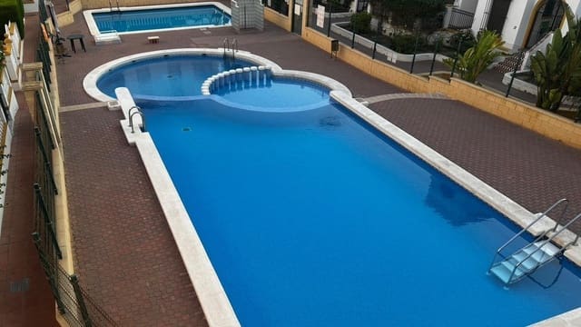 Apartamento de 3 habitaciones en Torrevieja en venta con piscina - 219.000 € (Ref: 9252028)