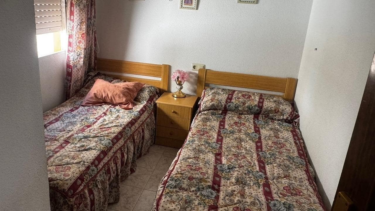 Apartamento de 3 habitaciones en Torrevieja en venta con piscina - 219.000 € (Ref: 9252028)