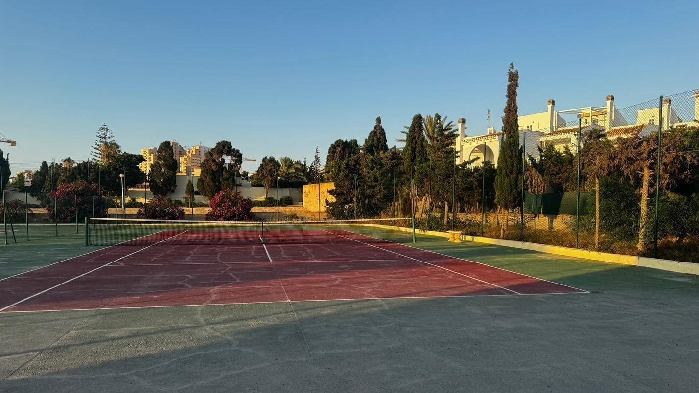 Apartamento de 3 habitaciones en Torrevieja en venta con piscina - 219.000 € (Ref: 9252028)