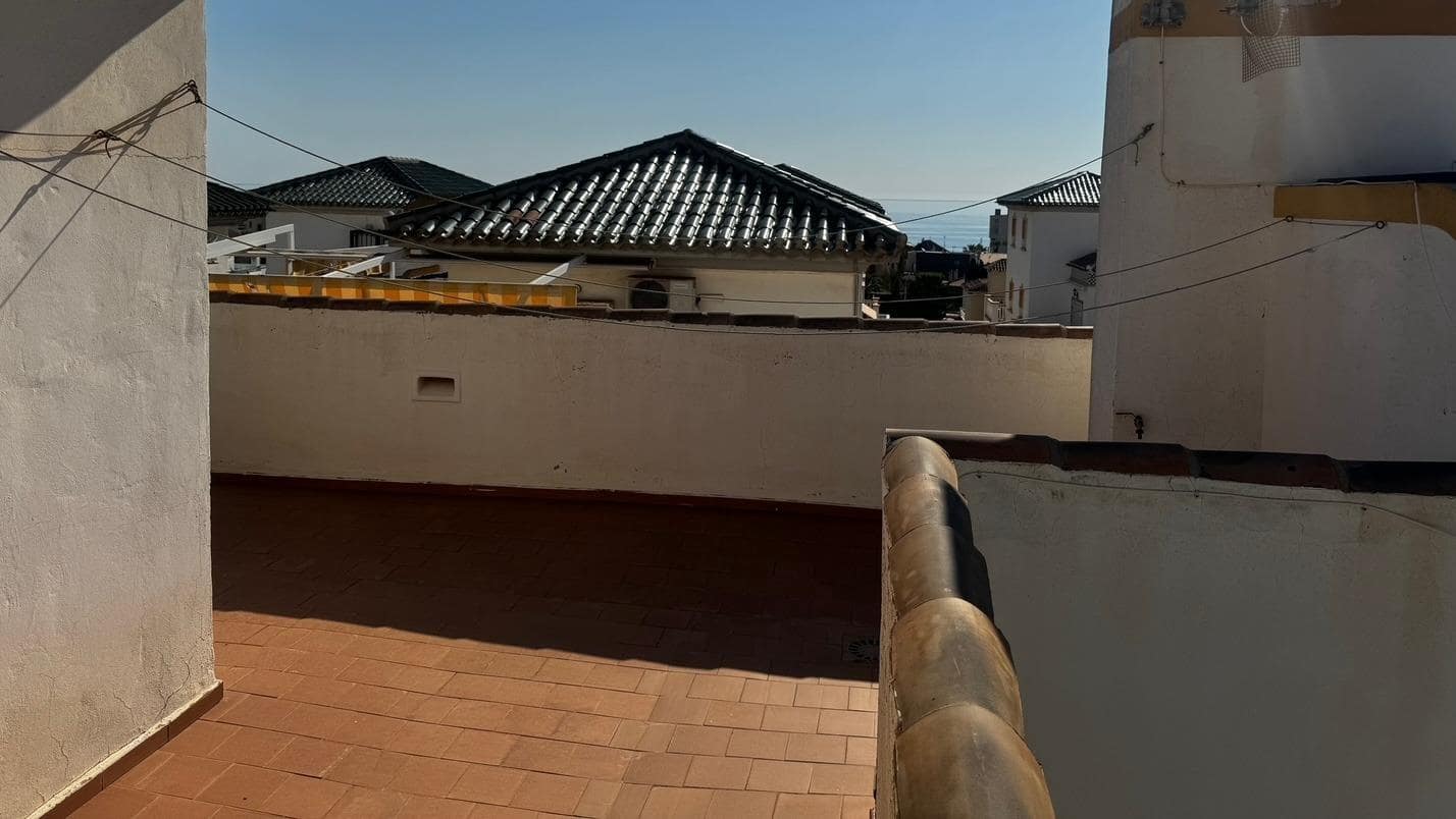 Apartamento de 3 habitaciones en Torrevieja en venta con piscina - 219.000 € (Ref: 9252028)