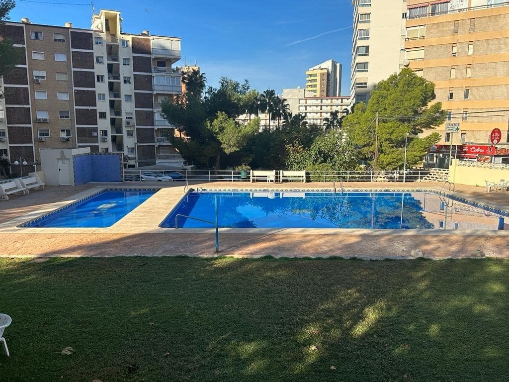 1 makuuhuone Huoneisto myytävänä paikassa Benidorm mukana uima-altaan - 172 000 € (Ref: 9252030)