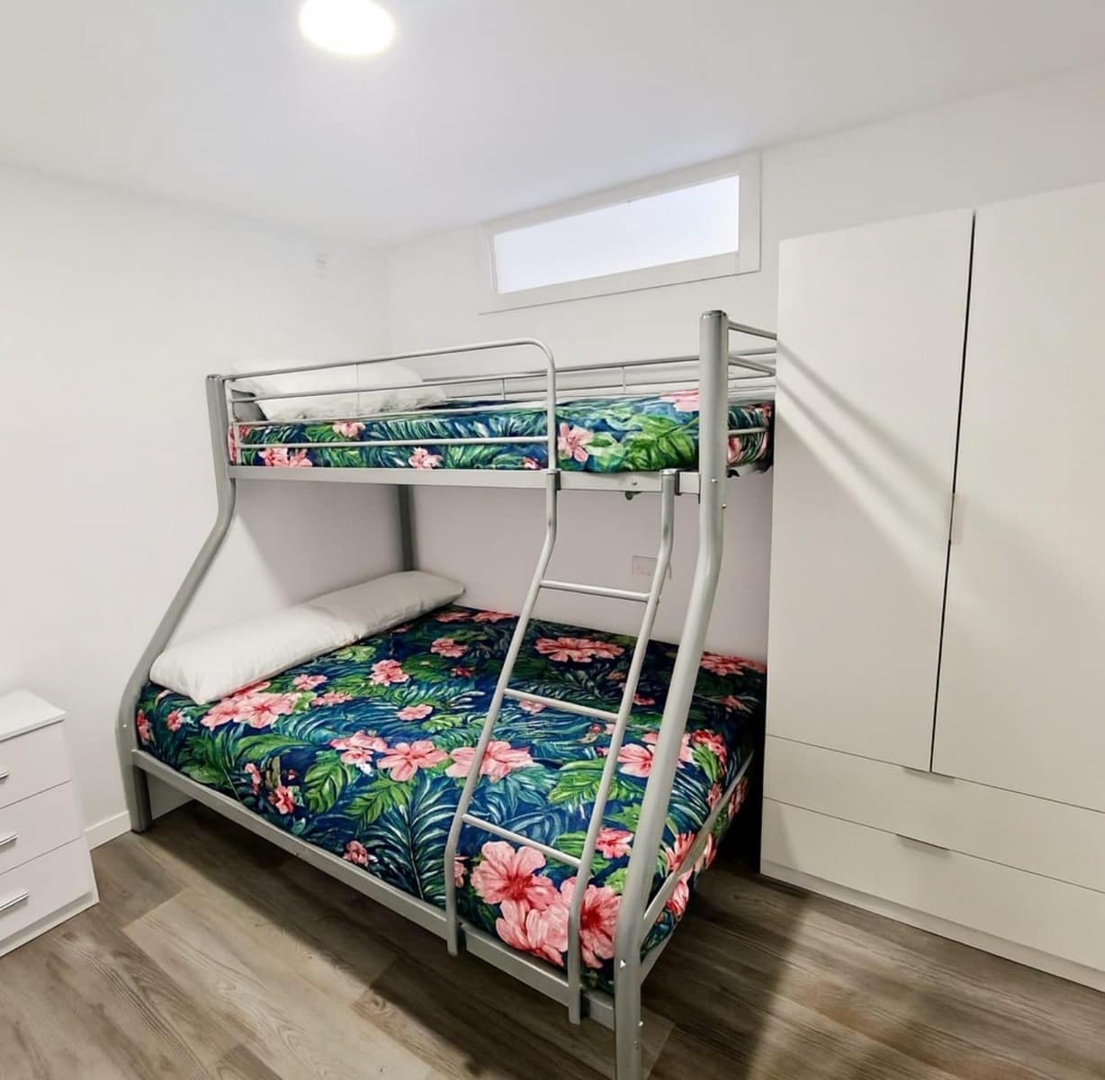 Apartamento de 2 habitaciones en Benidorm en venta con piscina - 131.500 € (Ref: 9282234)