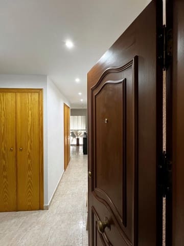 1 soveværelse Studio til salg i Juzgados - Plaza de Toros, Benidorm med swimmingpool - € 125.000 (Ref: 9294409)