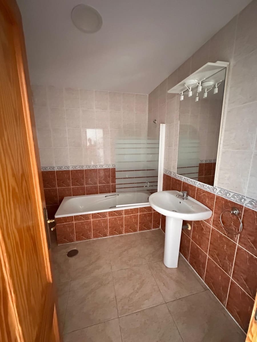 5 sypialnia Dom blizniak na sprzedaż w La Nucia z basenem garażem - 345 000 € (Ref: 9294412)