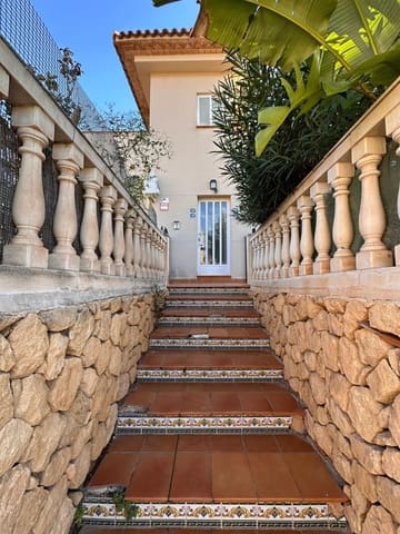 5 soveværelse Semi-Rækkehus til salg i La Nucia med swimmingpool garage - € 345.000 (Ref: 9294412)