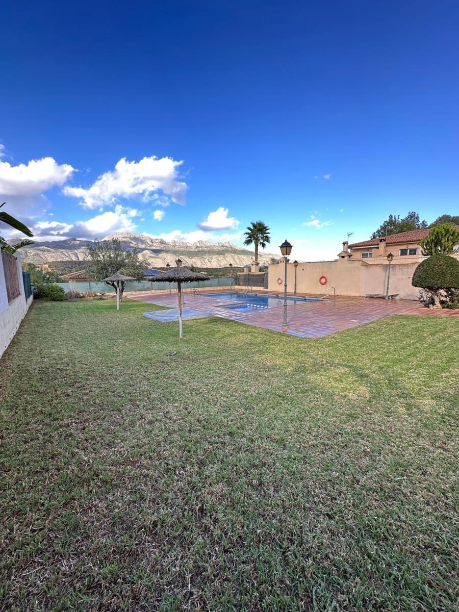 5 sypialnia Dom blizniak na sprzedaż w La Nucia z basenem garażem - 345 000 € (Ref: 9294412)