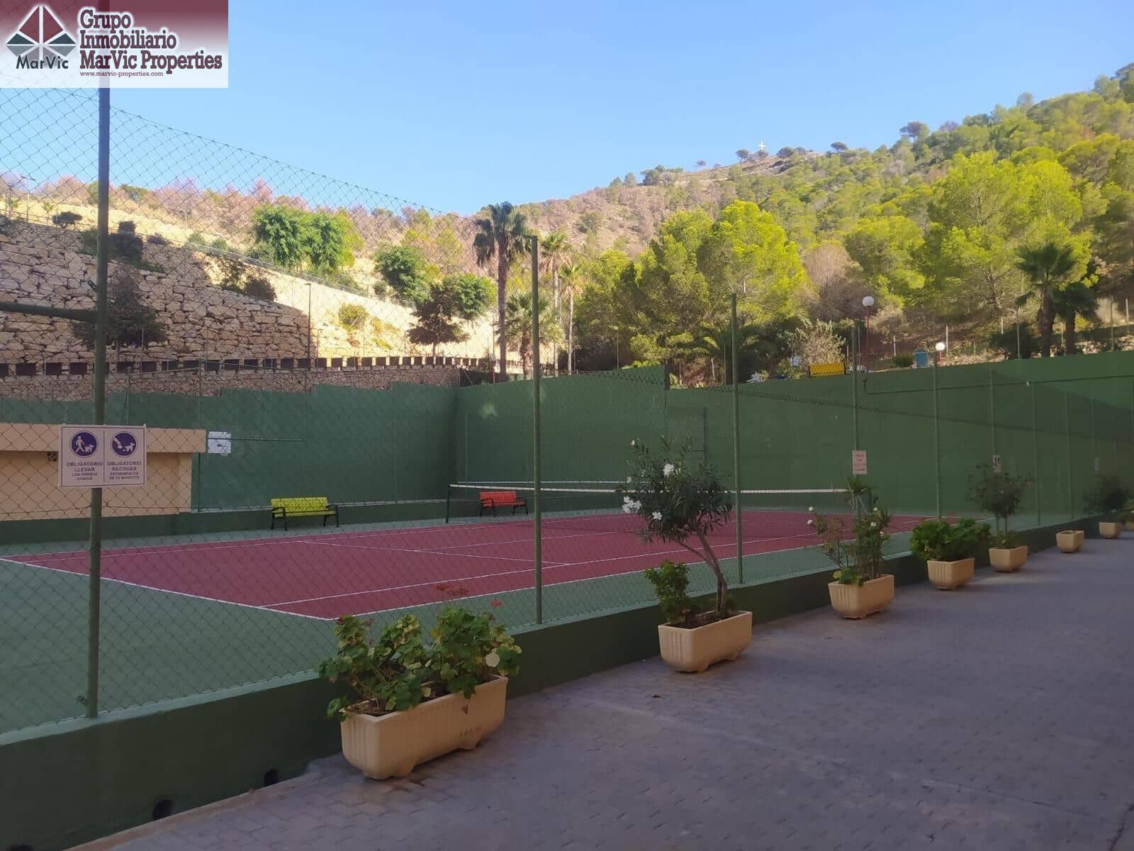 3 bedroom Flat for sale in Benidorm with pool - € 178,000 (Ref: 9303570)