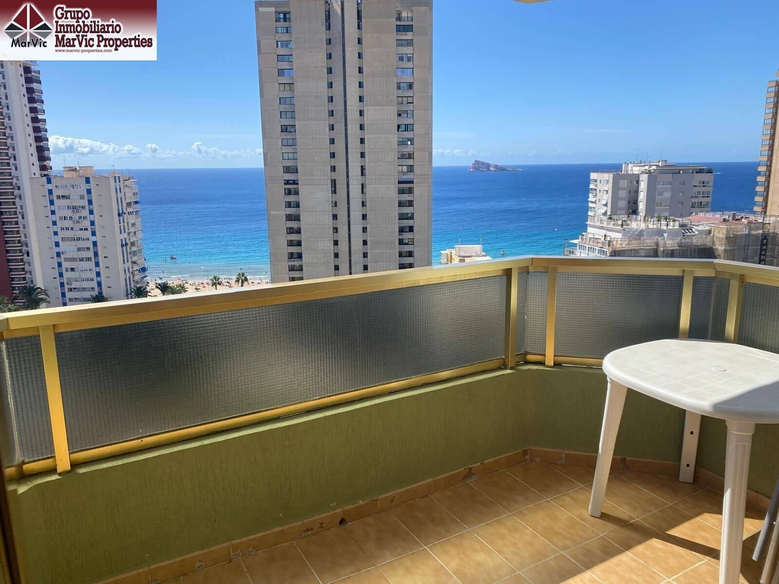 2 quarto Apartamento para venda em Benidorm com piscina - 210 000 € (Ref: 9308537)