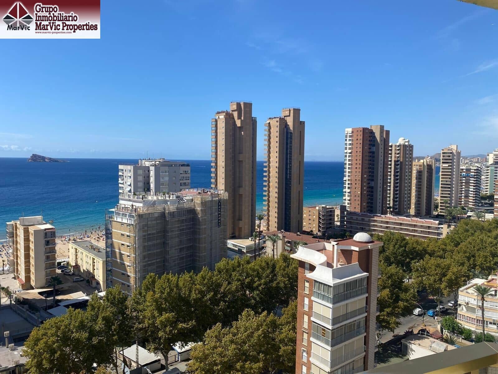 2 quarto Apartamento para venda em Benidorm com piscina - 210 000 € (Ref: 9308537)
