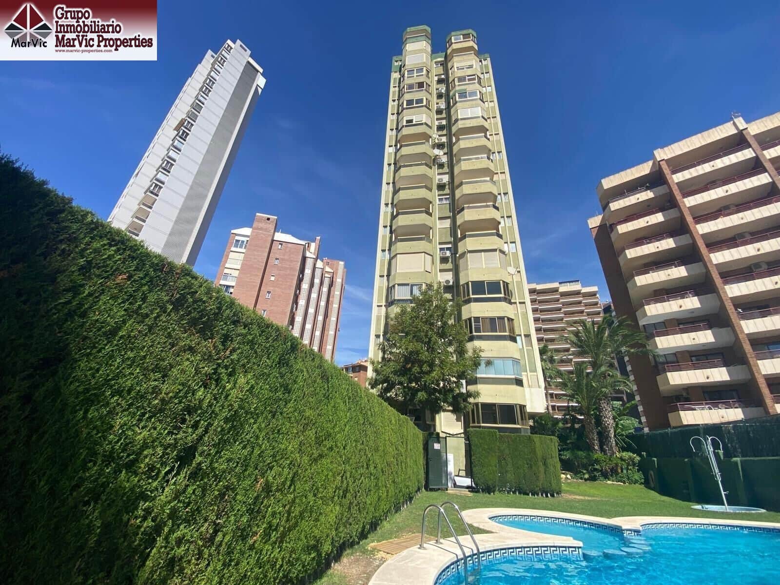 2 quarto Apartamento para venda em Benidorm com piscina - 210 000 € (Ref: 9308537)