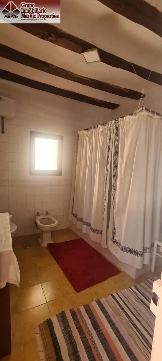 8 bedroom Villa for sale in Sella - € 425,000 (Ref: 9326485)