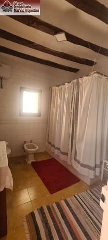 8 bedroom Villa for sale in Sella - € 425,000 (Ref: 9326485)