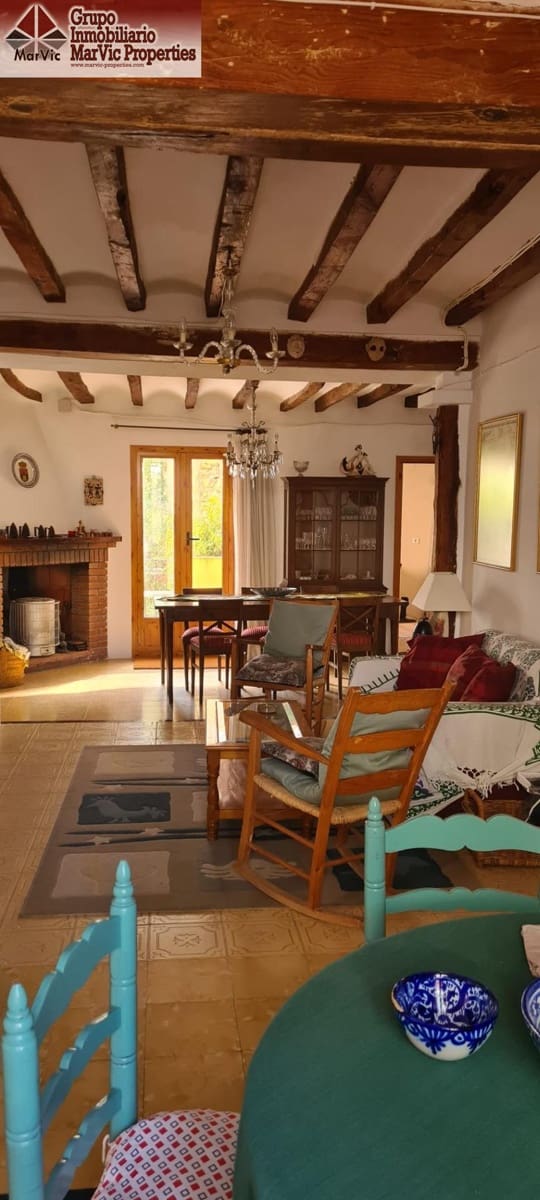 8 bedroom Villa for sale in Sella - € 425,000 (Ref: 9326485)