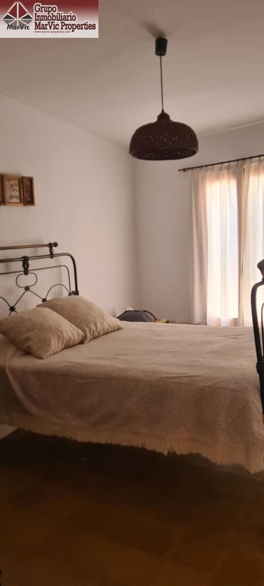 8 bedroom Villa for sale in Sella - € 425,000 (Ref: 9326485)