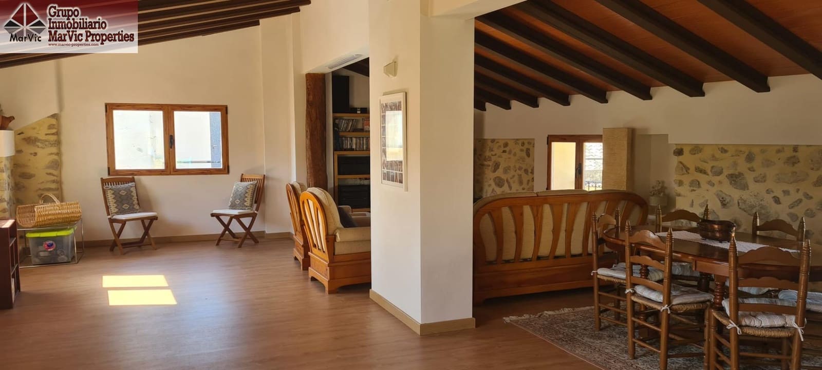 8 bedroom Villa for sale in Sella - € 425,000 (Ref: 9326485)
