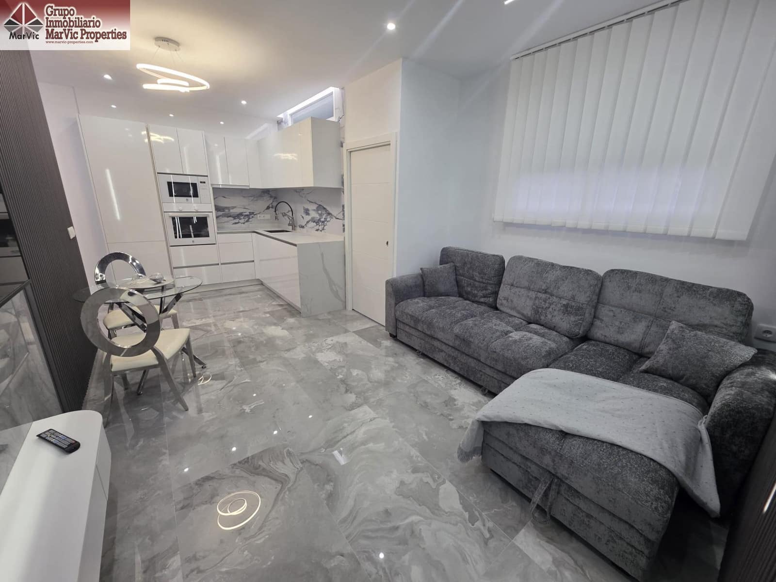 2 bedroom Flat for sale in Benidorm with pool - € 179,000 (Ref: 9355872)