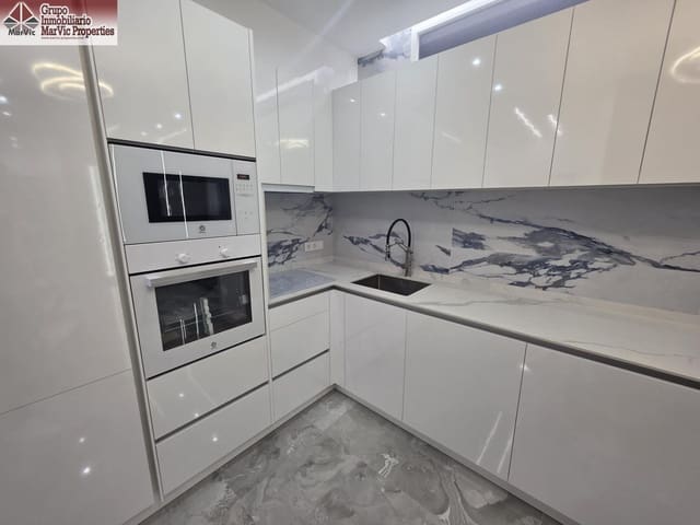 2 soveværelse Lejlighed til salg i Juzgados - Plaza de Toros, Benidorm med swimmingpool - € 179.000 (Ref: 9355872)