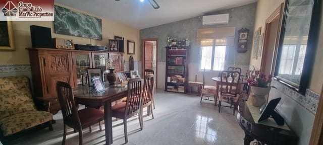 4 bedroom Villa for sale in Alfaz del Pi / L'Alfàs del Pi - € 365,000 (Ref: 9374139)