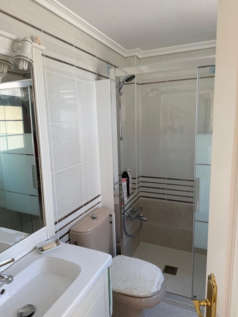 3 soveværelse Lejlighed til salg i Benidorm med swimmingpool garage - € 419.000 (Ref: 9396030)