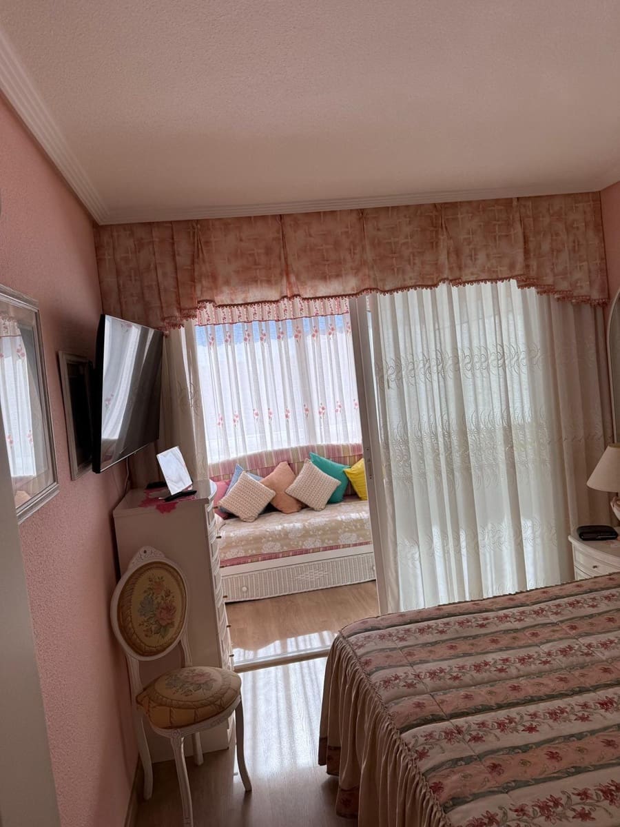 3 soveværelse Lejlighed til salg i Benidorm med swimmingpool garage - € 419.000 (Ref: 9396030)