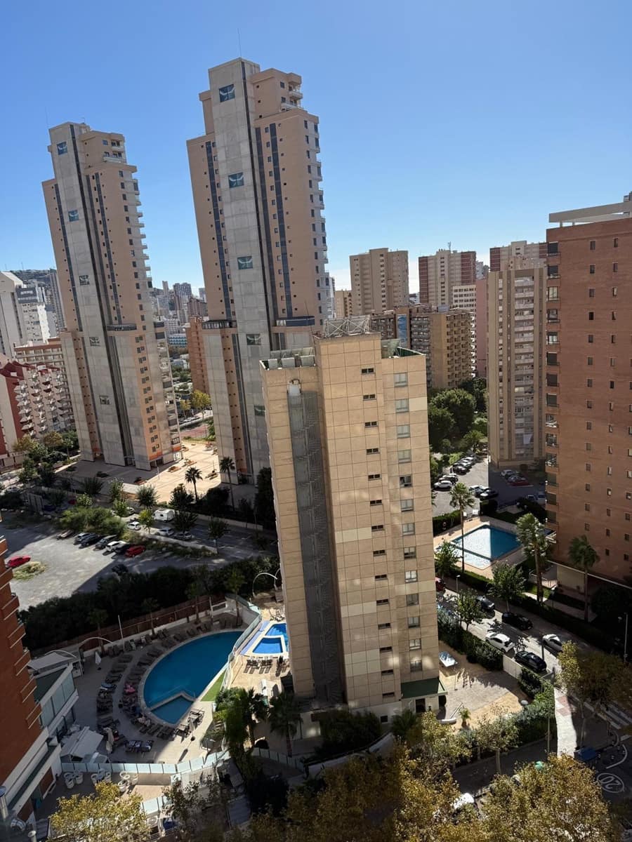 3 soveværelse Lejlighed til salg i Benidorm med swimmingpool garage - € 419.000 (Ref: 9396030)