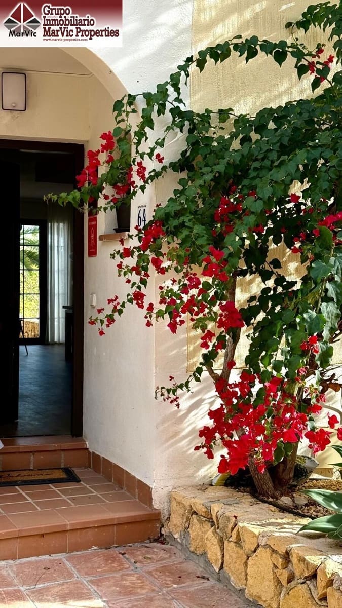 2 slaapkamer Rijtjeshuis te koop in Finestrat met zwembad - € 299.500 (Ref: 9396032)