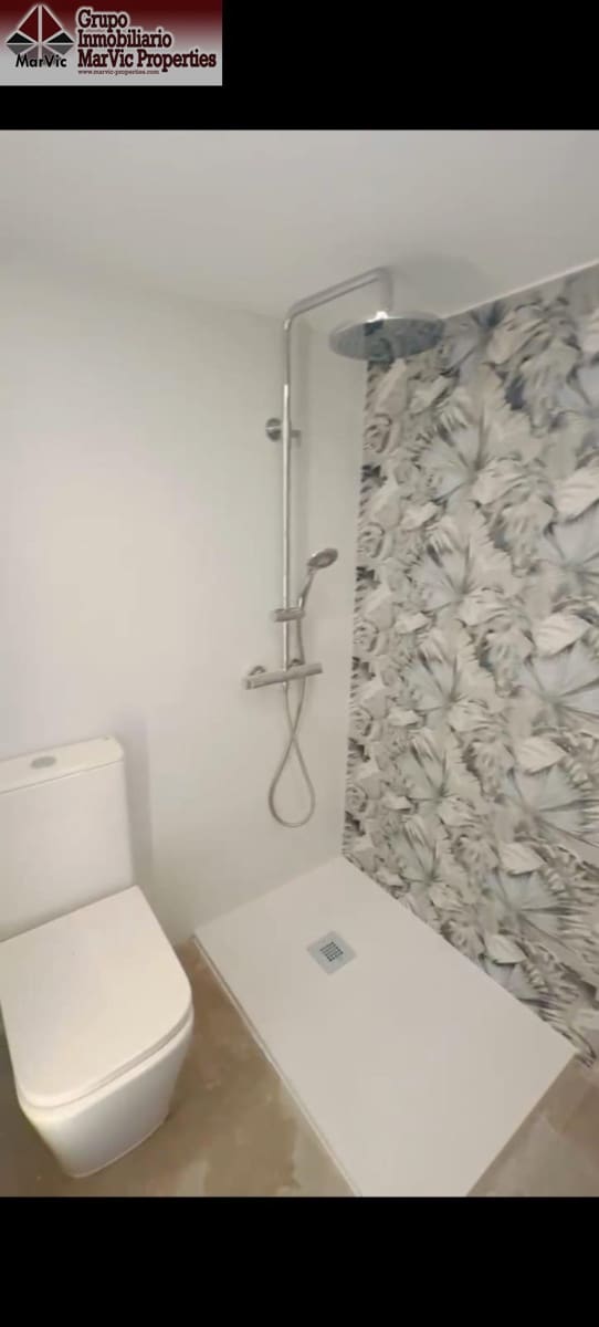 Apartamento de 2 habitaciones en Benidorm en venta con piscina - 247.000 € (Ref: 9411004)