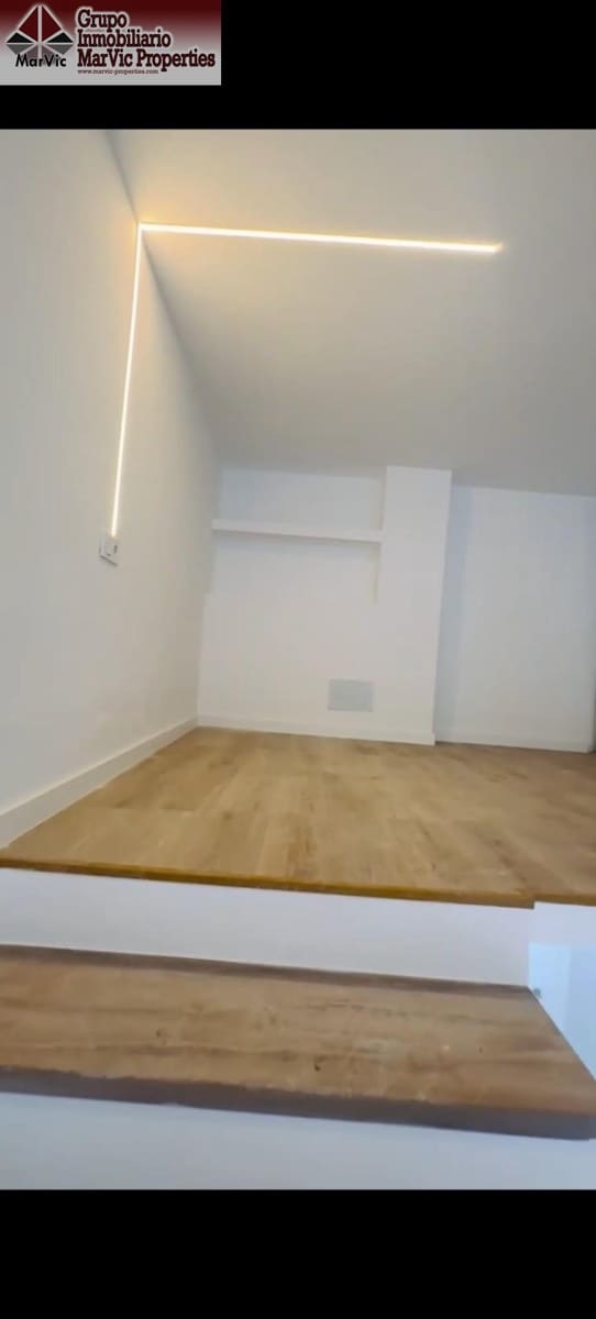 Apartamento de 2 habitaciones en Benidorm en venta con piscina - 247.000 € (Ref: 9411004)