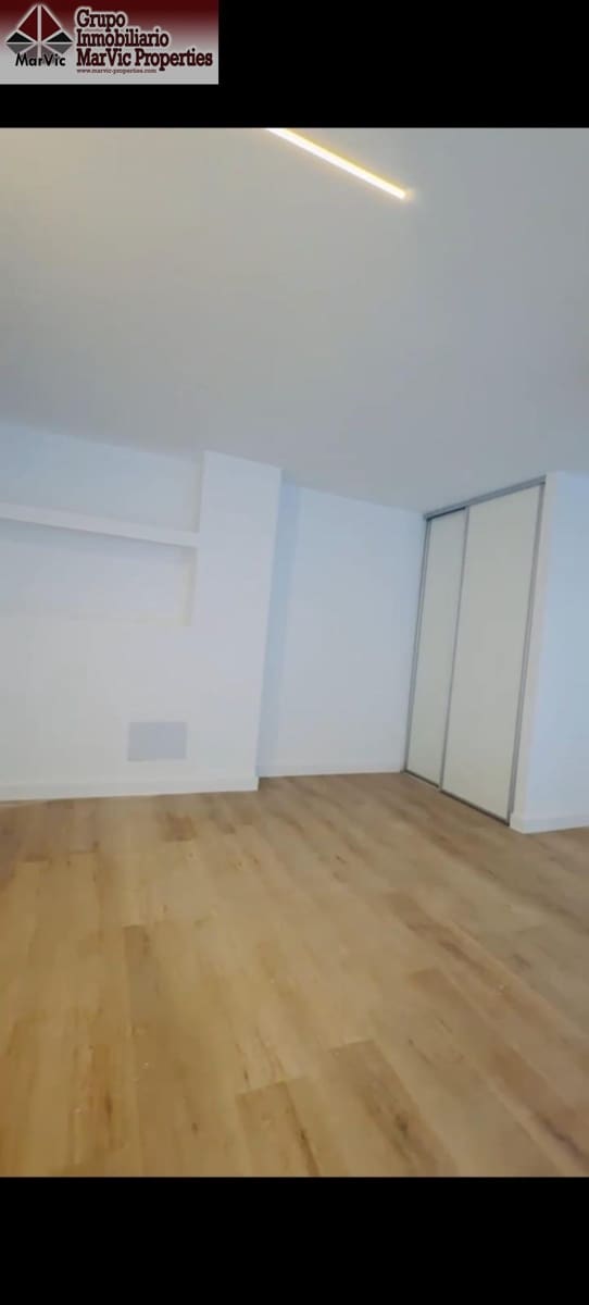 Apartamento de 2 habitaciones en Benidorm en venta con piscina - 247.000 € (Ref: 9411004)