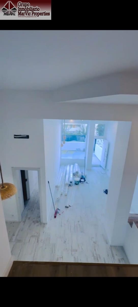 Apartamento de 2 habitaciones en Benidorm en venta con piscina - 247.000 € (Ref: 9411004)