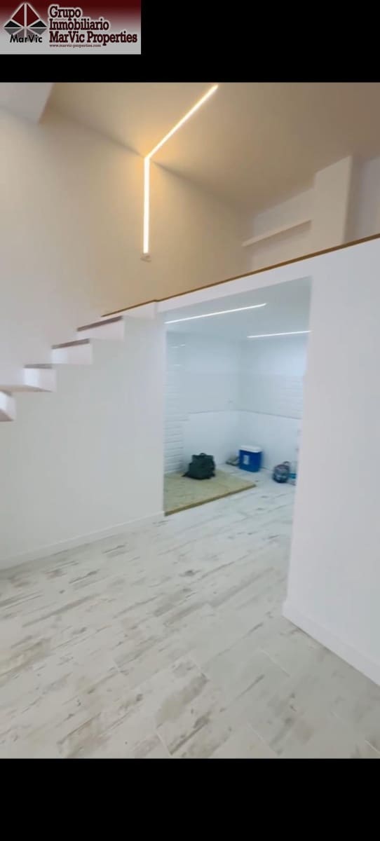 Apartamento de 2 habitaciones en Benidorm en venta con piscina - 247.000 € (Ref: 9411004)