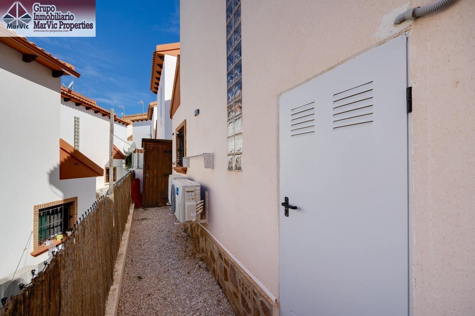 3 sypialnia Willa na sprzedaż w Orihuela Costa z basenem - 259 900 € (Ref: 9414138)