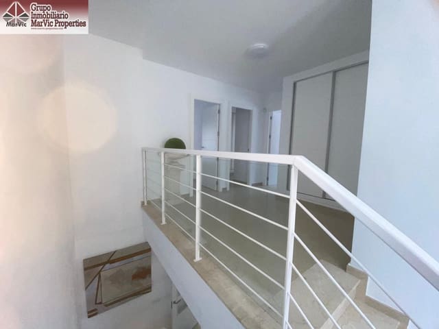 3 Zimmer Villa zu verkaufen in Rincón de Loix, Benidorm mit Pool Garage - 495.000 € (Ref: 9427246)