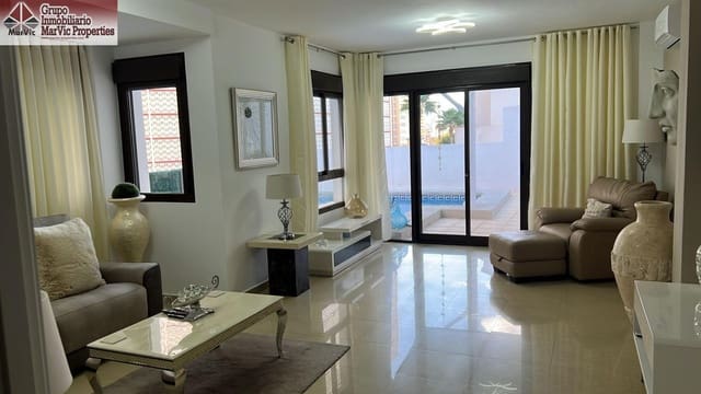 3 Zimmer Villa zu verkaufen in Rincón de Loix, Benidorm mit Pool Garage - 495.000 € (Ref: 9427246)
