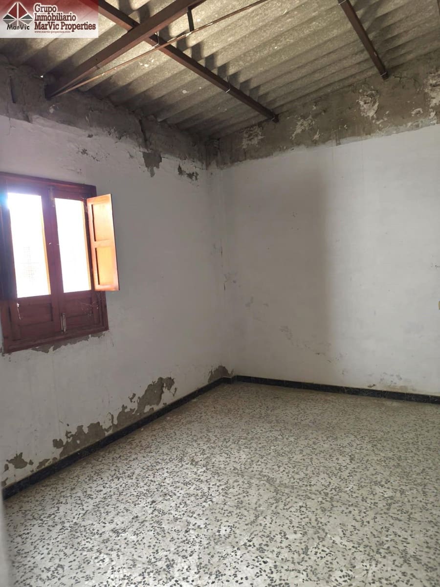 5 slaapkamer Huis te koop in Fuentes de Andalucia - € 59.500 (Ref: 9427248)