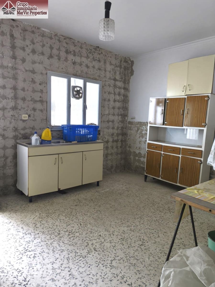 5 slaapkamer Huis te koop in Fuentes de Andalucia - € 59.500 (Ref: 9427248)