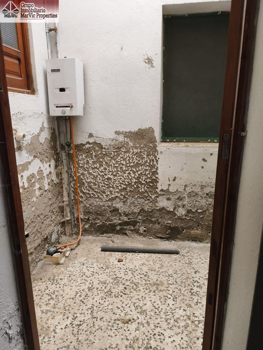 5 slaapkamer Huis te koop in Fuentes de Andalucia - € 59.500 (Ref: 9427248)