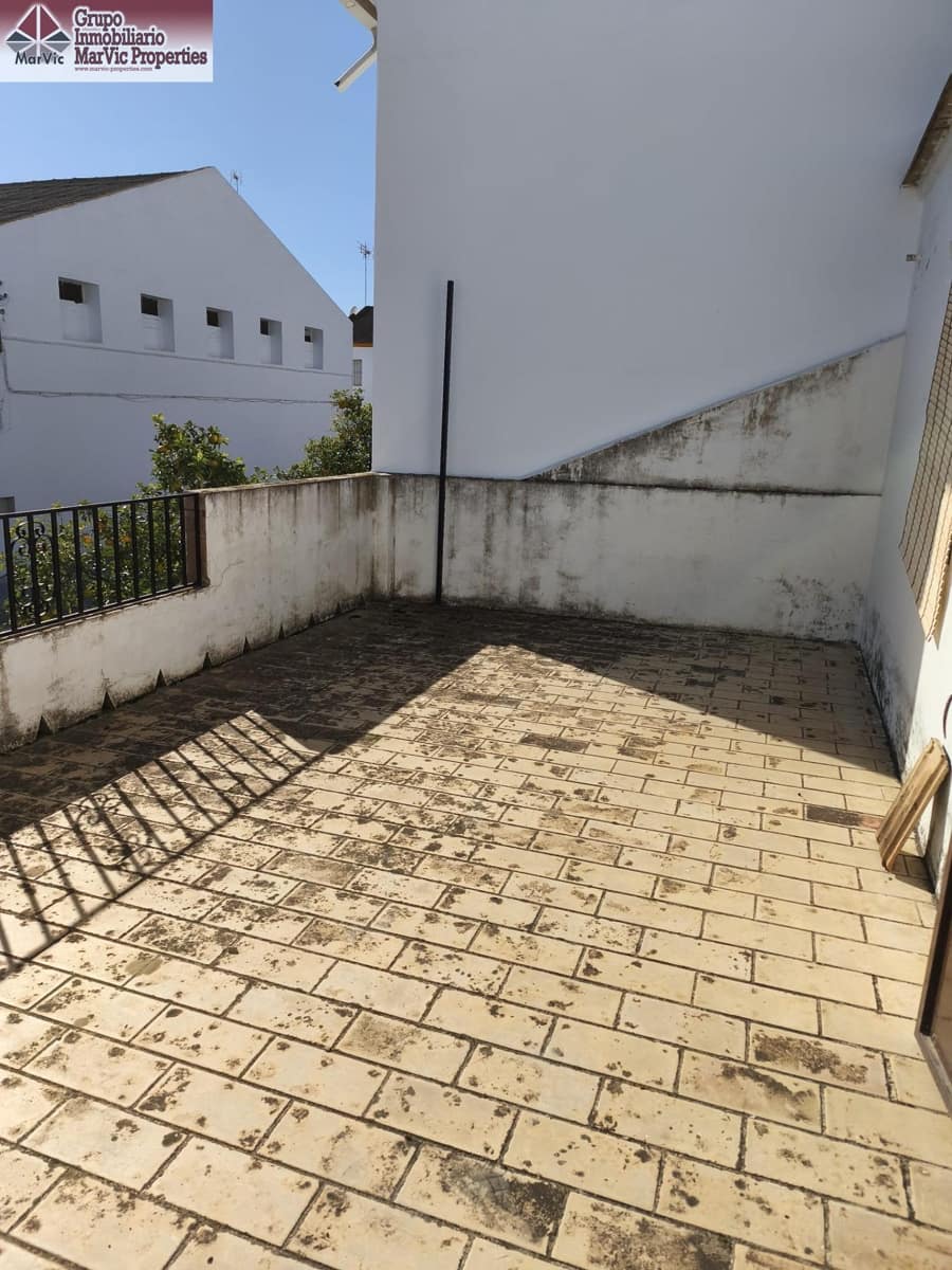 5 slaapkamer Huis te koop in Fuentes de Andalucia - € 59.500 (Ref: 9427248)