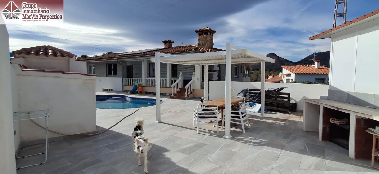 5 quarto Moradia para venda em La Nucia com piscina - 630 000 € (Ref: 9440165)