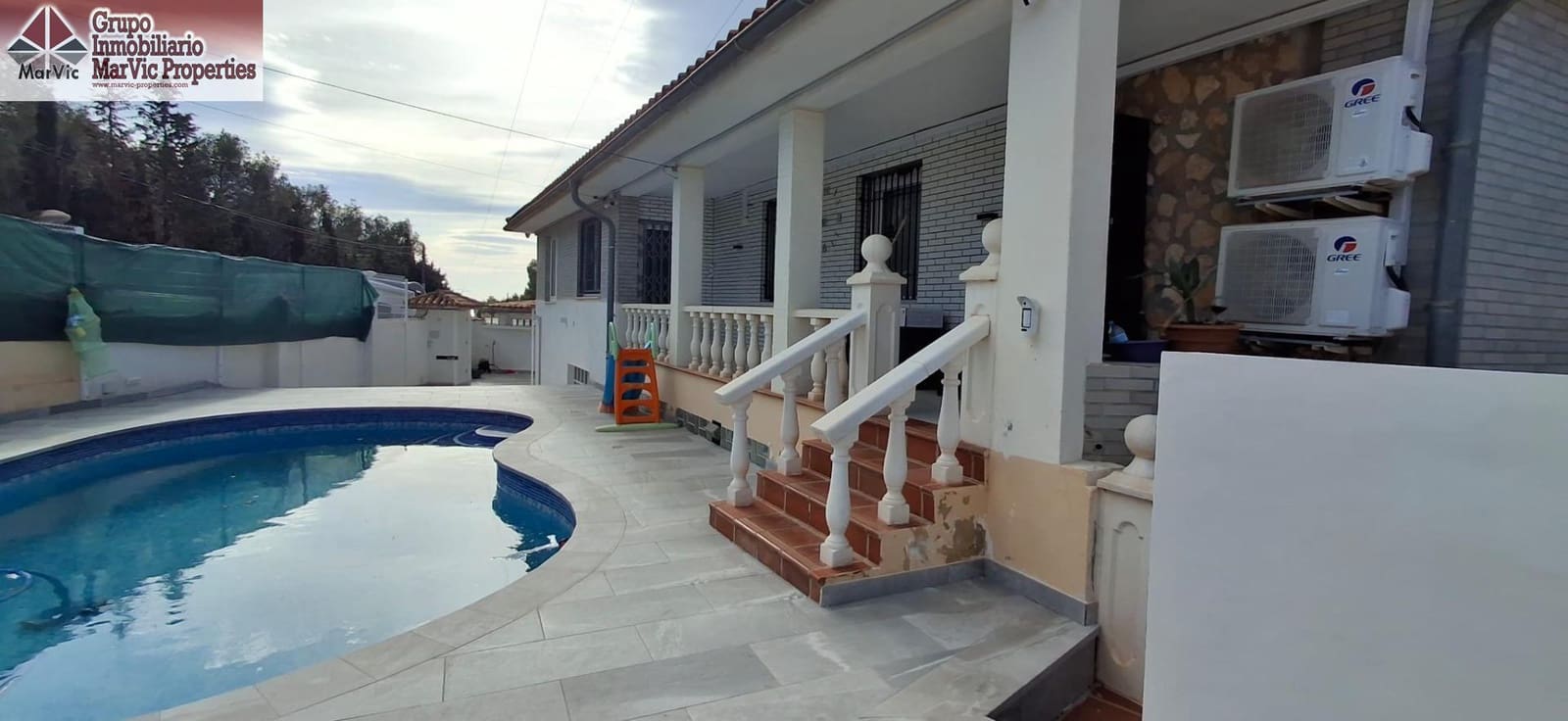 5 quarto Moradia para venda em La Nucia com piscina - 630 000 € (Ref: 9440165)